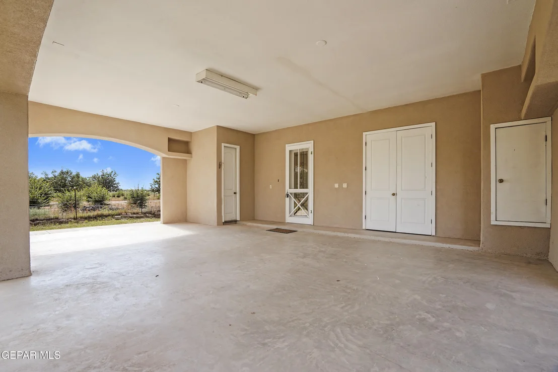 Photo of 300 RUFFIAN Way