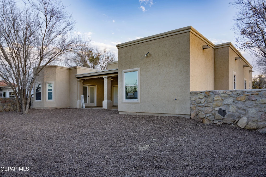 Photo of 1045 MAXIMO Street