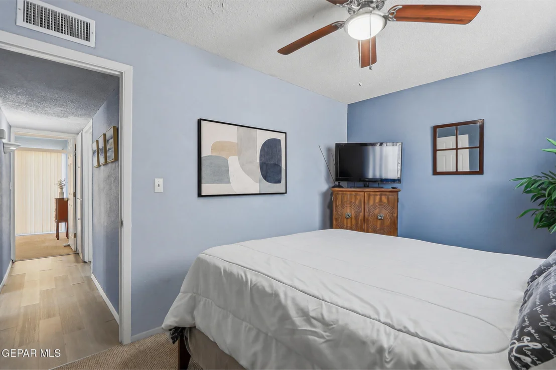 Photo of 323 VALLE SERENO Drive
