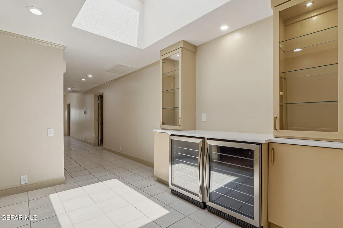Photo of 1077 LOS JARDINES Circle