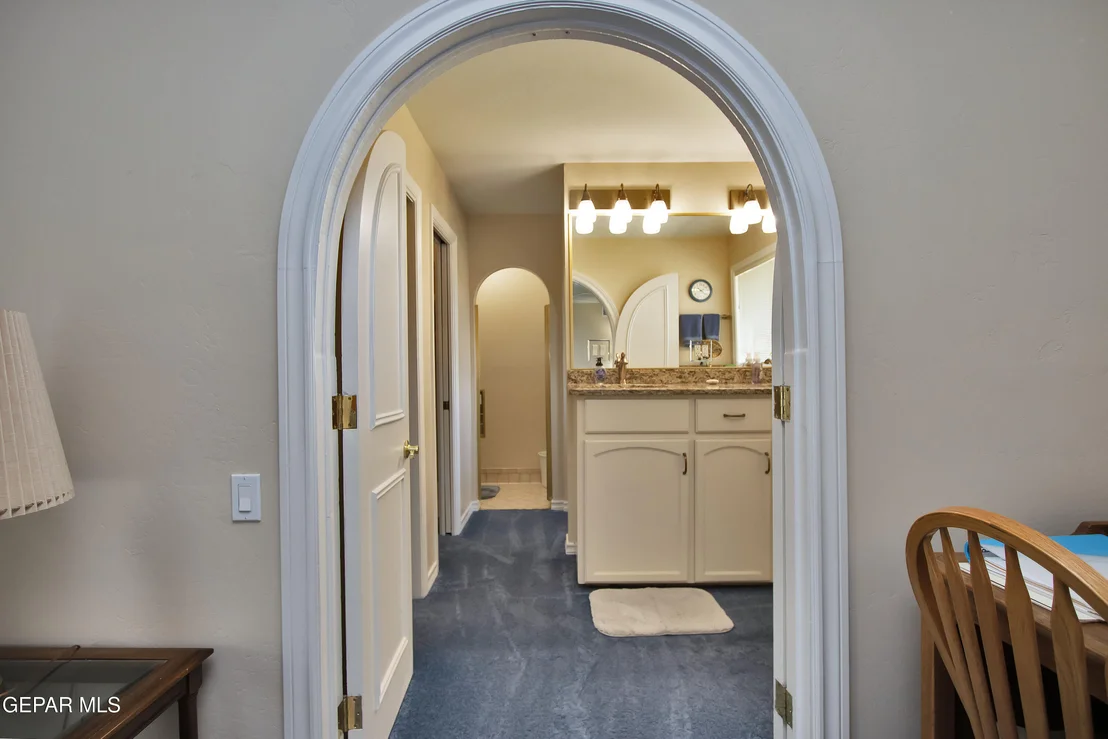 Photo of 517 Stonebluff Road