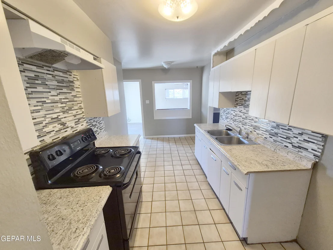 Photo of 417 Balboa Road
