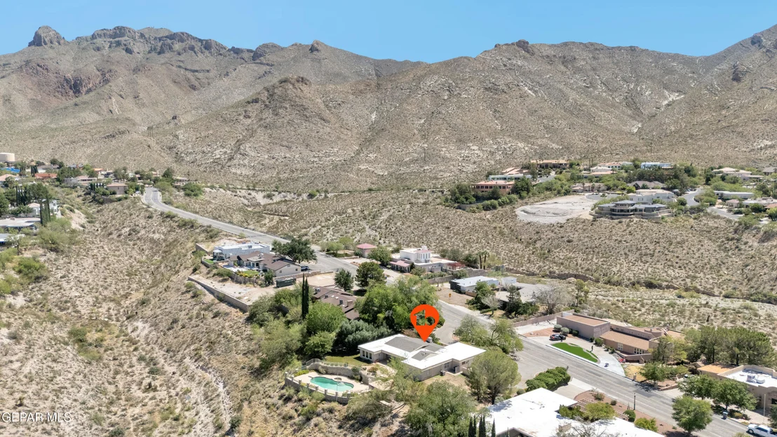 Photo of 913 THUNDERBIRD Drive