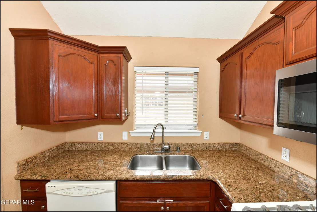 Photo of 7737 PLAZA AZUL Road