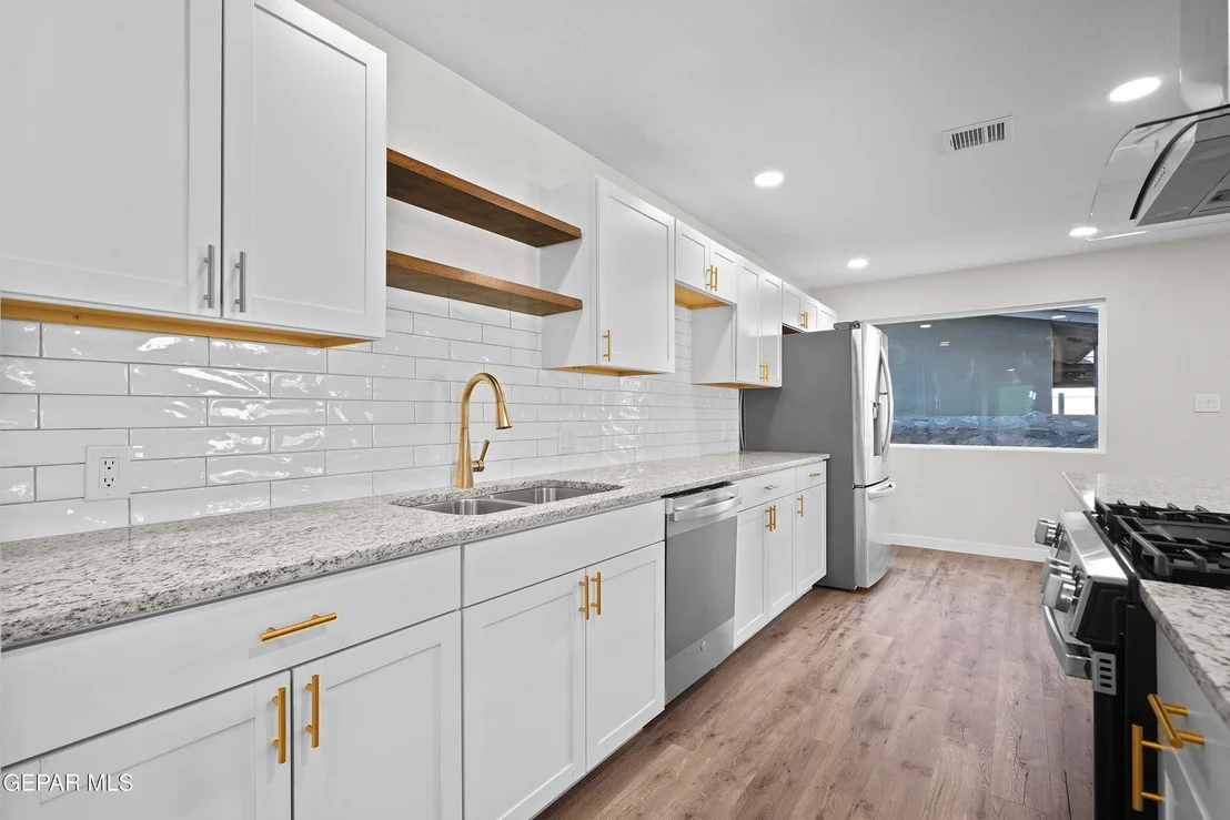Photo of 10273 RENFREW Drive