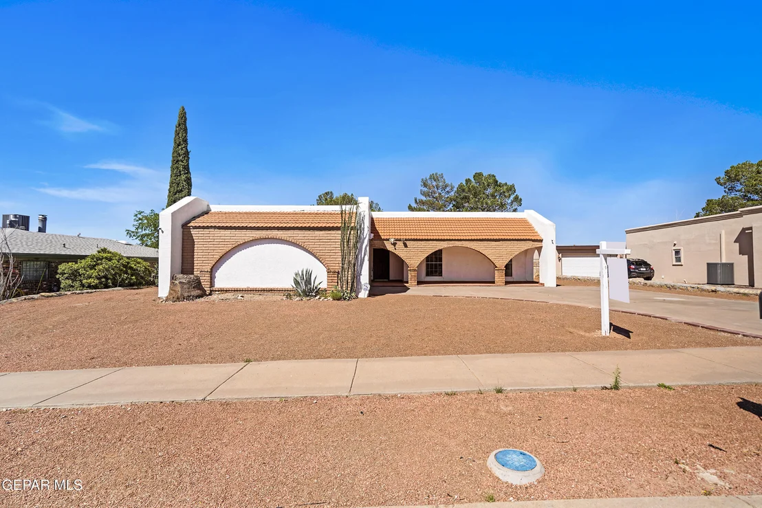 Photo of 805 MARIMBA Drive
