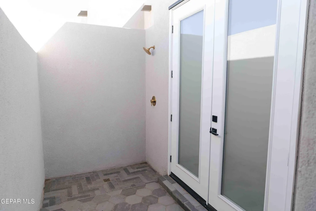 Photo of 653 BIR Circle