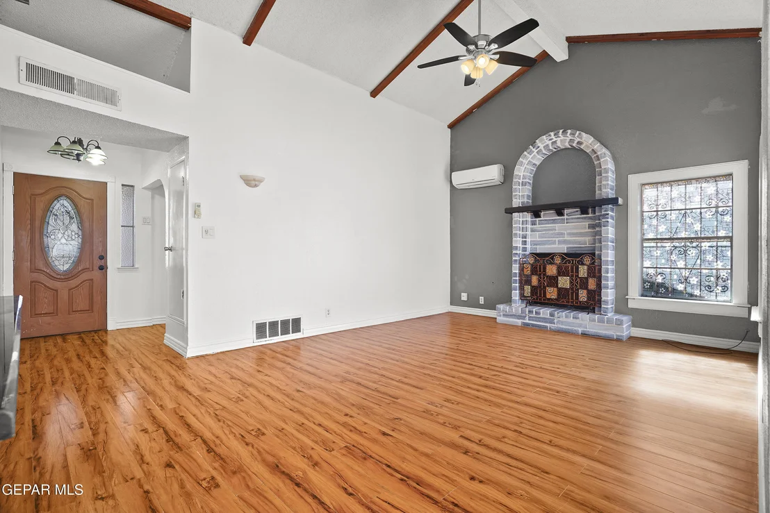 Photo of 4721 MAUREEN Circle