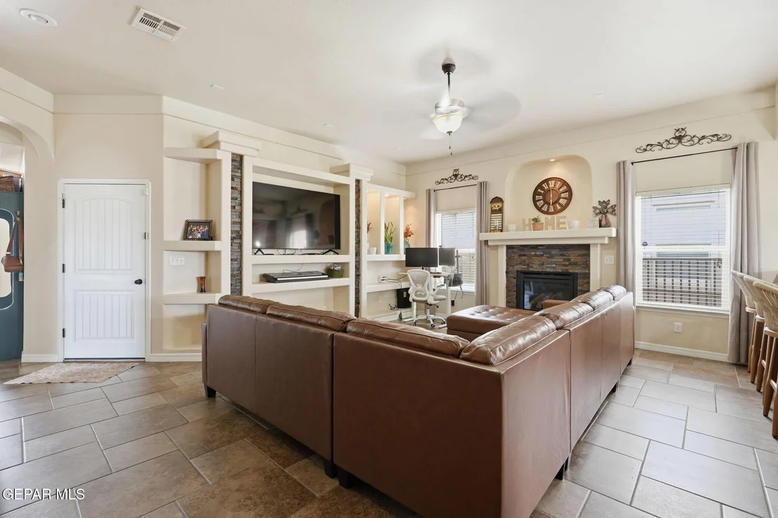 Photo of 14213 FABLED POINT Avenue