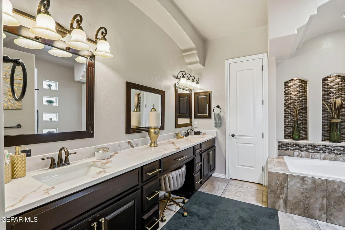 Photo of 899 Cortona Place