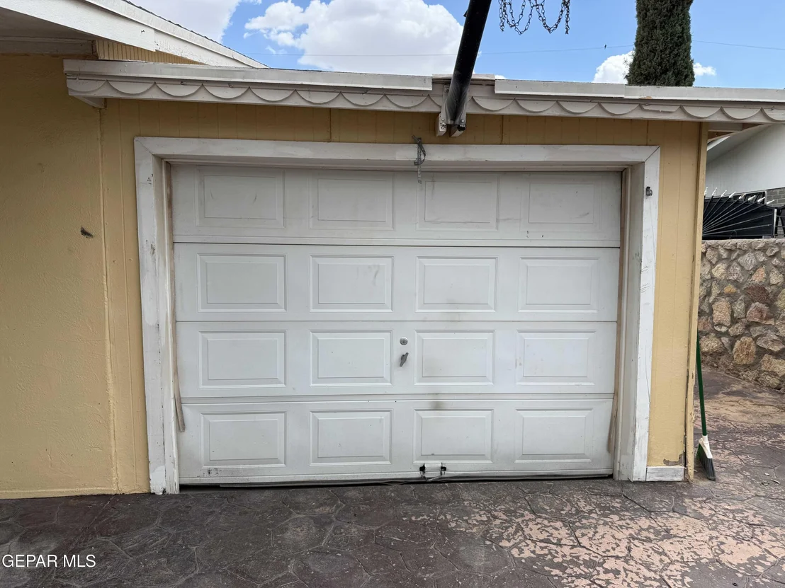 Photo of 5712 ARROWHEAD Drive