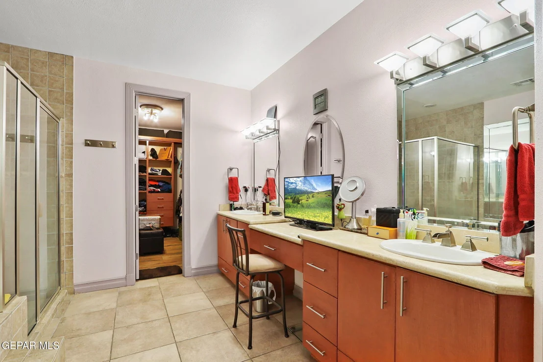 Photo of 6337 Franklin Bluff Dr Drive