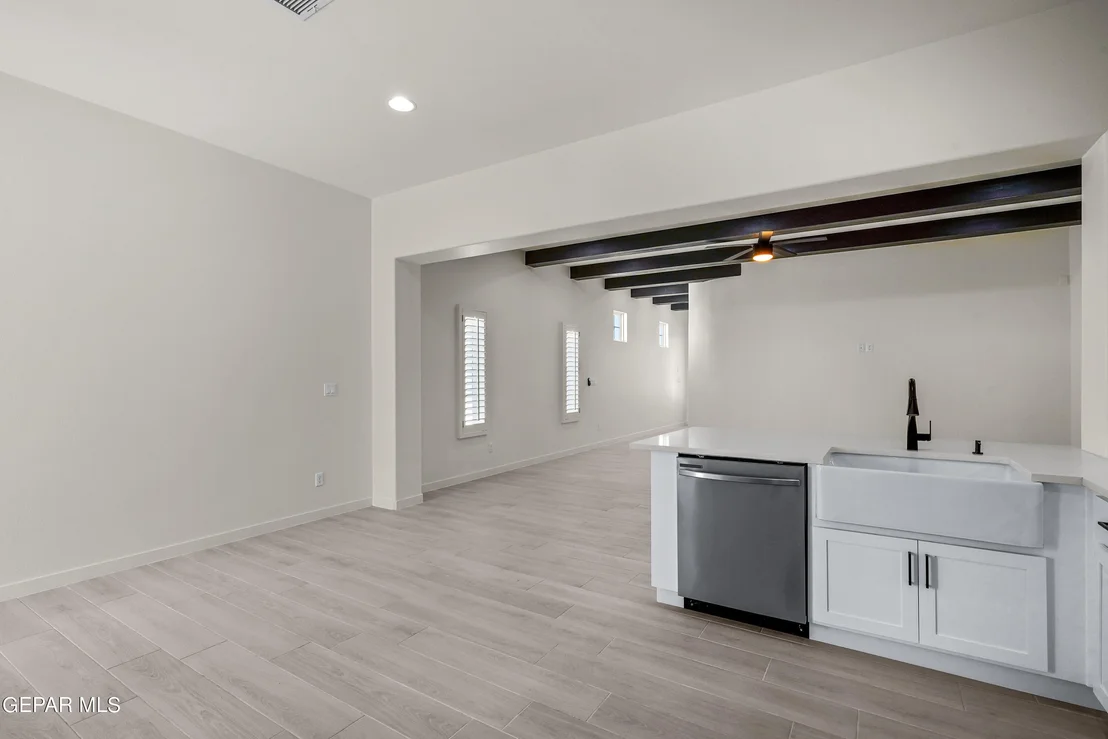 Photo of 13812 Summer View Avenue