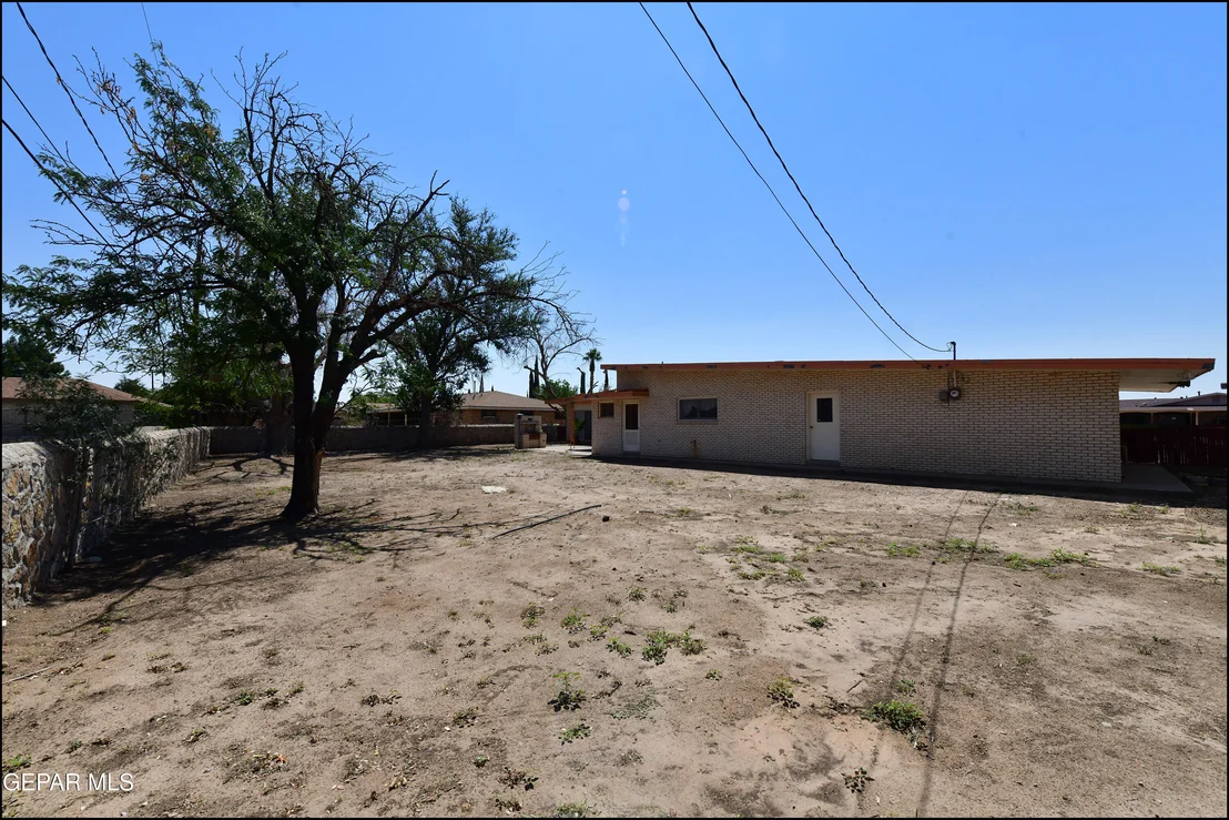 Photo of 9525 DESERT RIDGE Drive