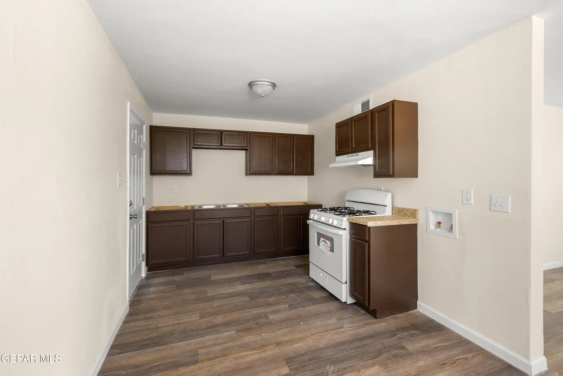 Photo of 5105 DEBEERS Drive