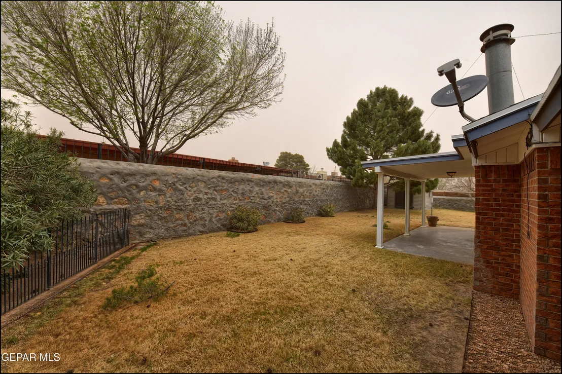 Photo of 4635 R L SHOEMAKER Drive