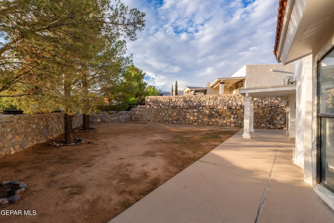 Photo of 6913 Crown Ridge Drive