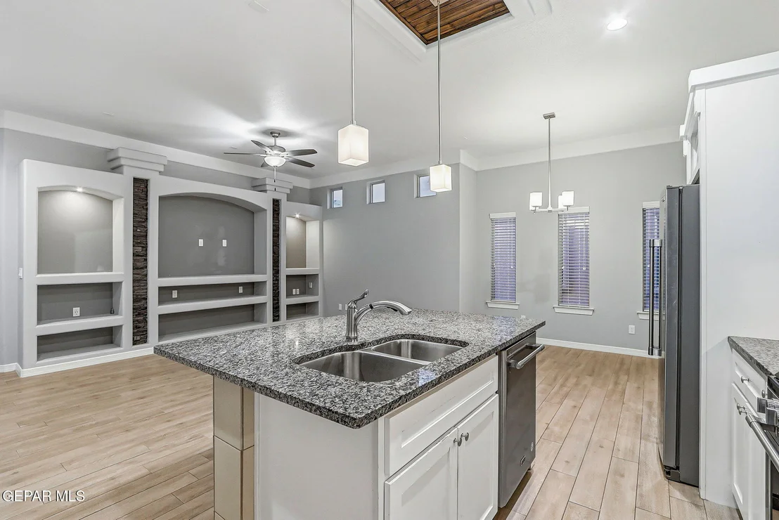 Photo of 932 PENRITH Street