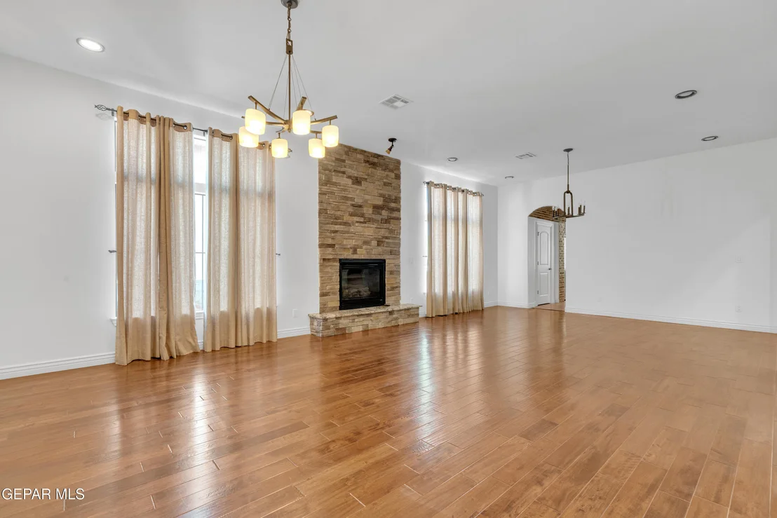 Photo of 5833 SUNDALE Road