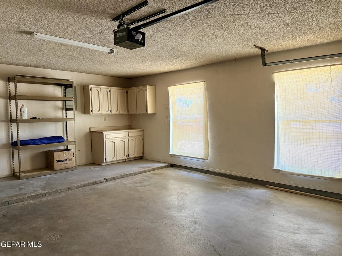 Photo of 707 W SUNSET Road