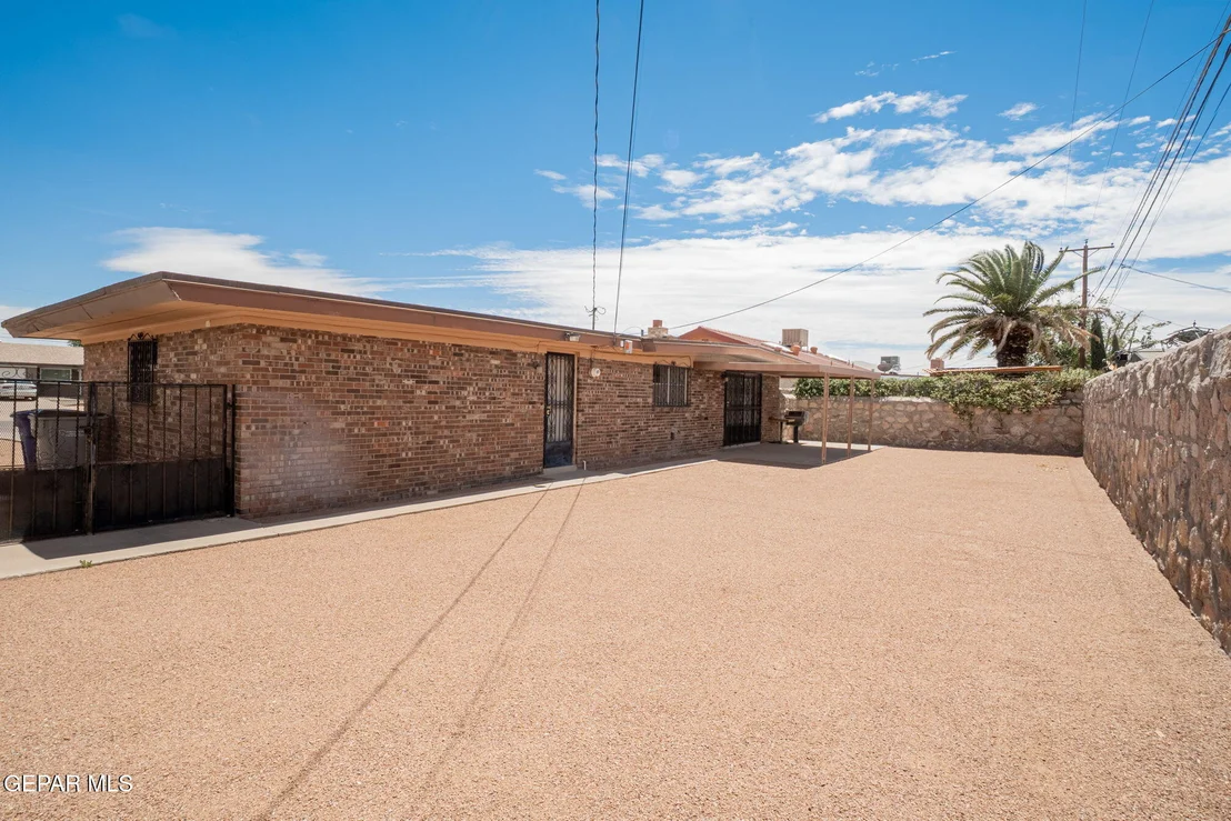 Photo of 3217 SHETLAND Road