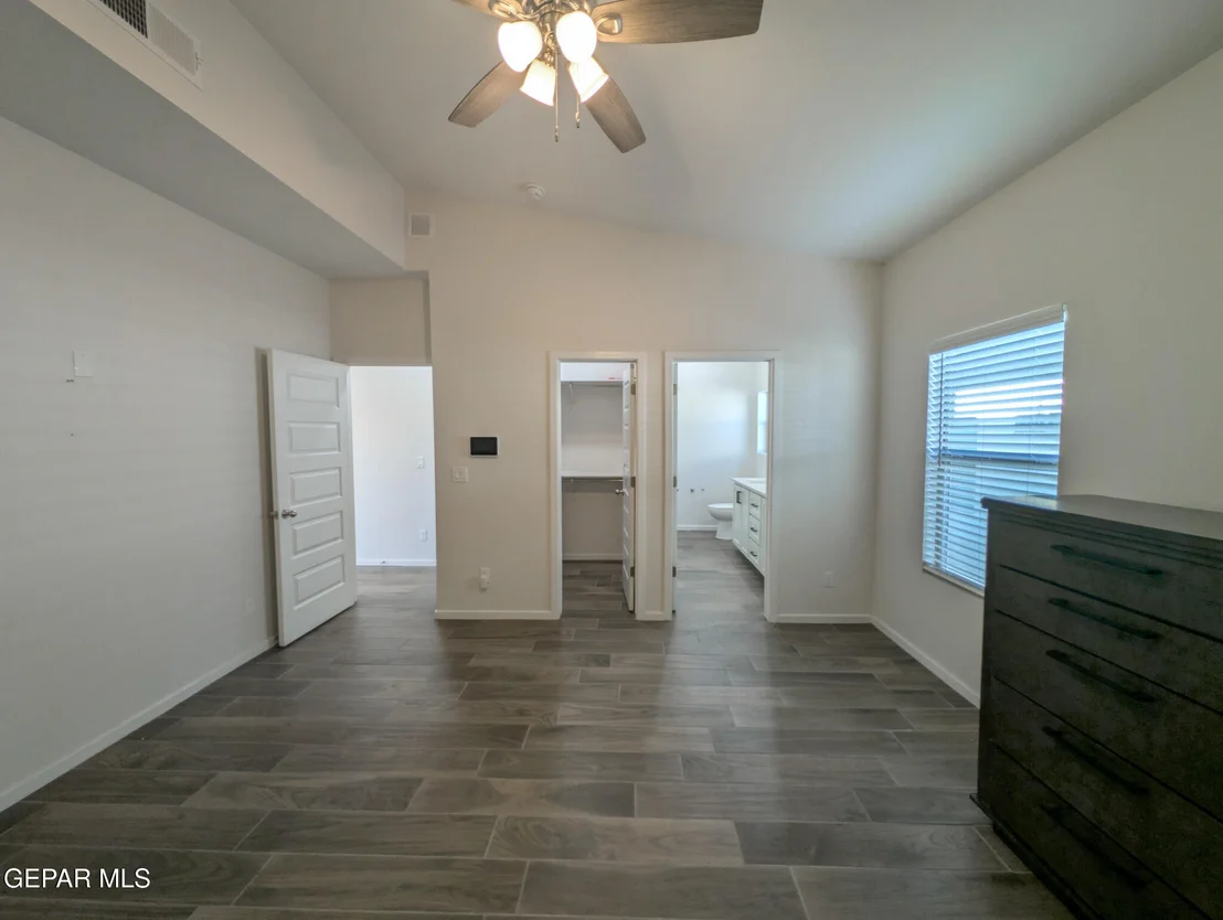 Photo of 980 Barbara Avenue