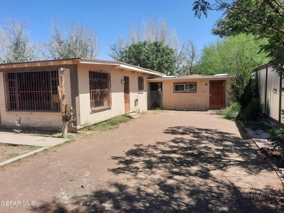 Photo of 8033 BOWEN Road