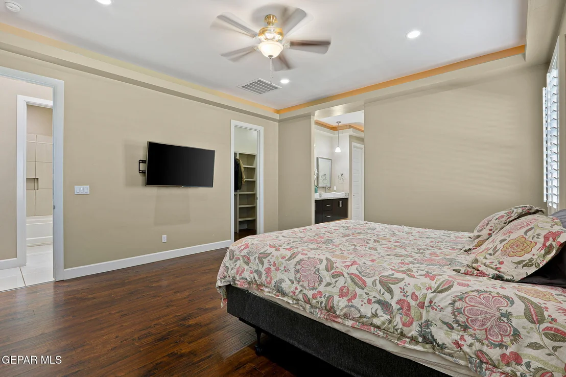Photo of 917 Clapham Street