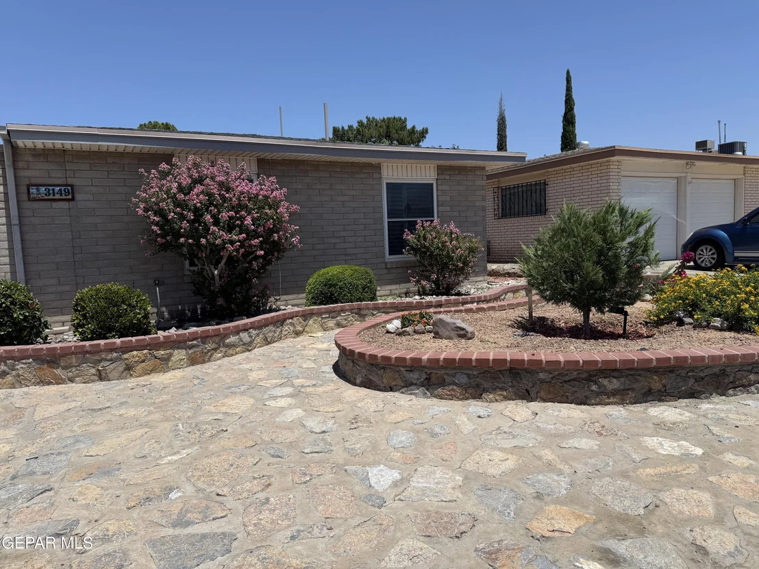 Photo of 3149 EDGEROCK Drive