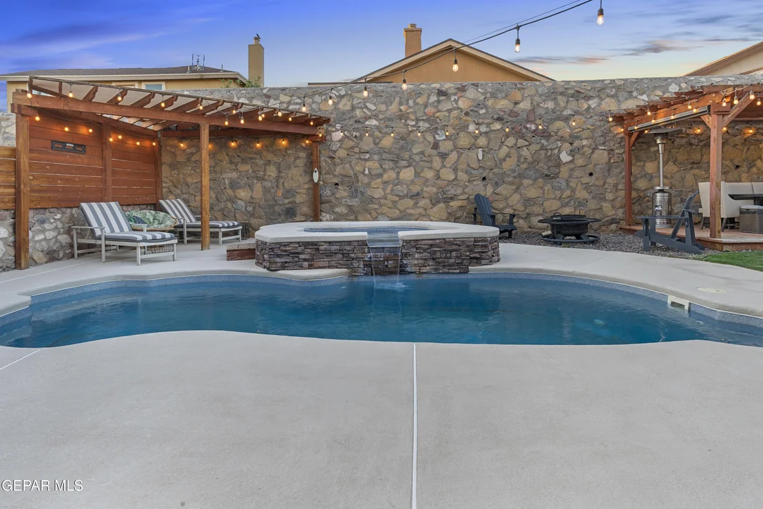 Photo of 6617 PARQUE DEL SOL Drive