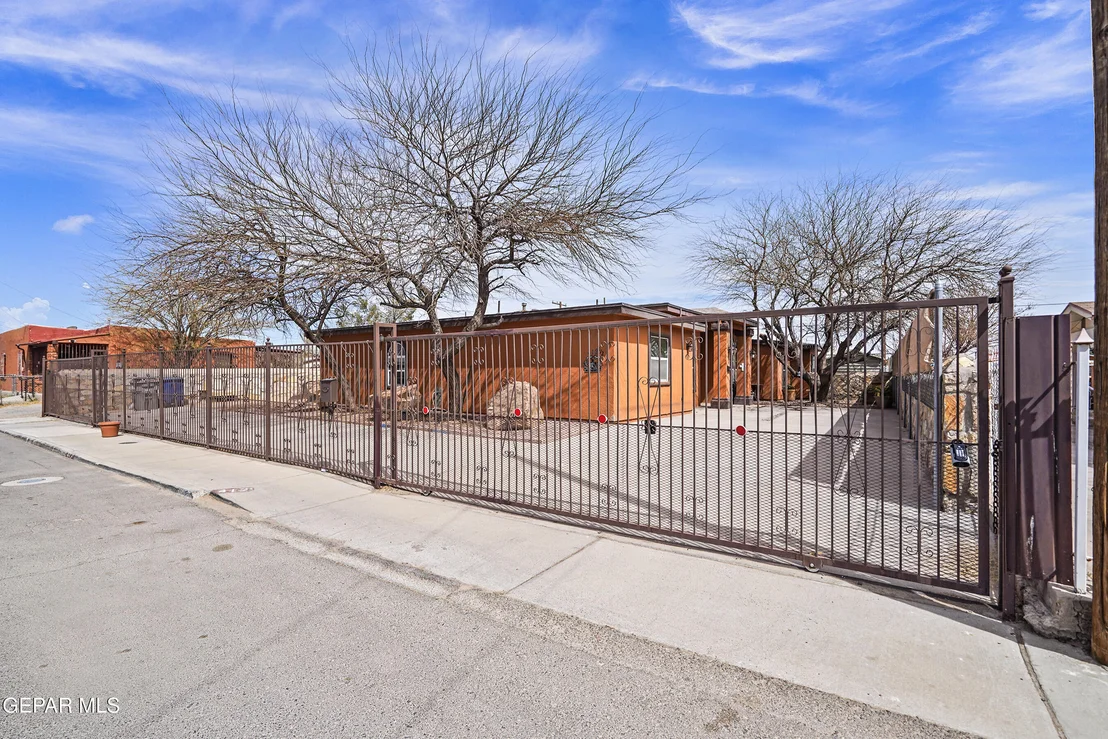 Photo of 412 1/2 DOLAN Street