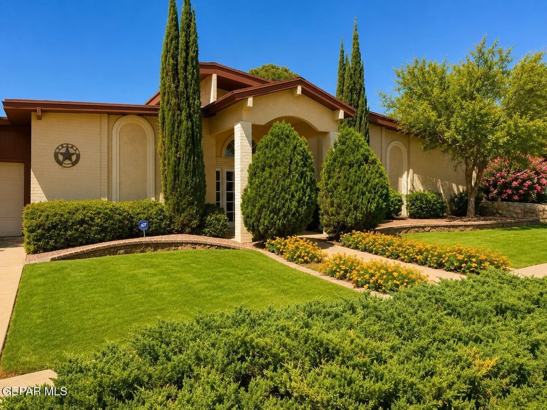 Photo of 6833 LA CADENA Drive