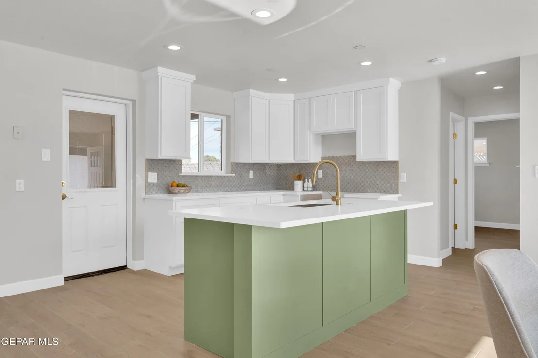 Photo of 9524 RALEIGH Drive