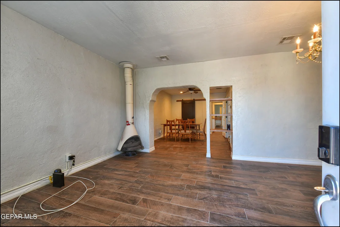 Photo of 504 CANAL Road