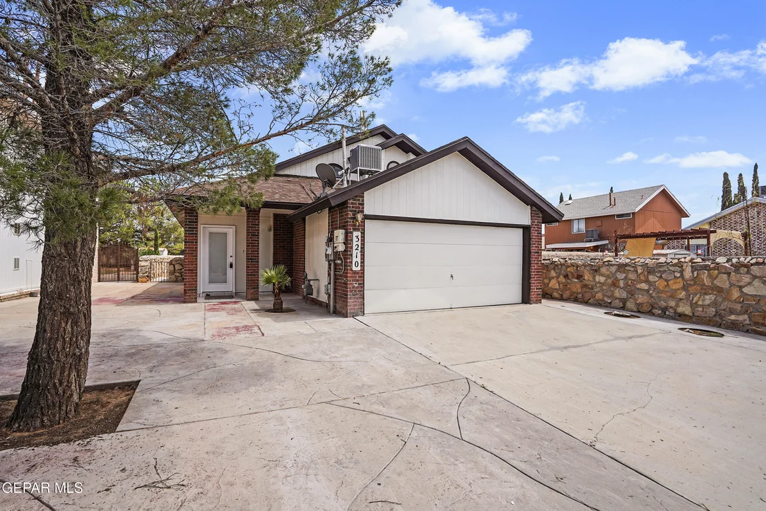 Photo of 3210 ARRAMBIDE Street