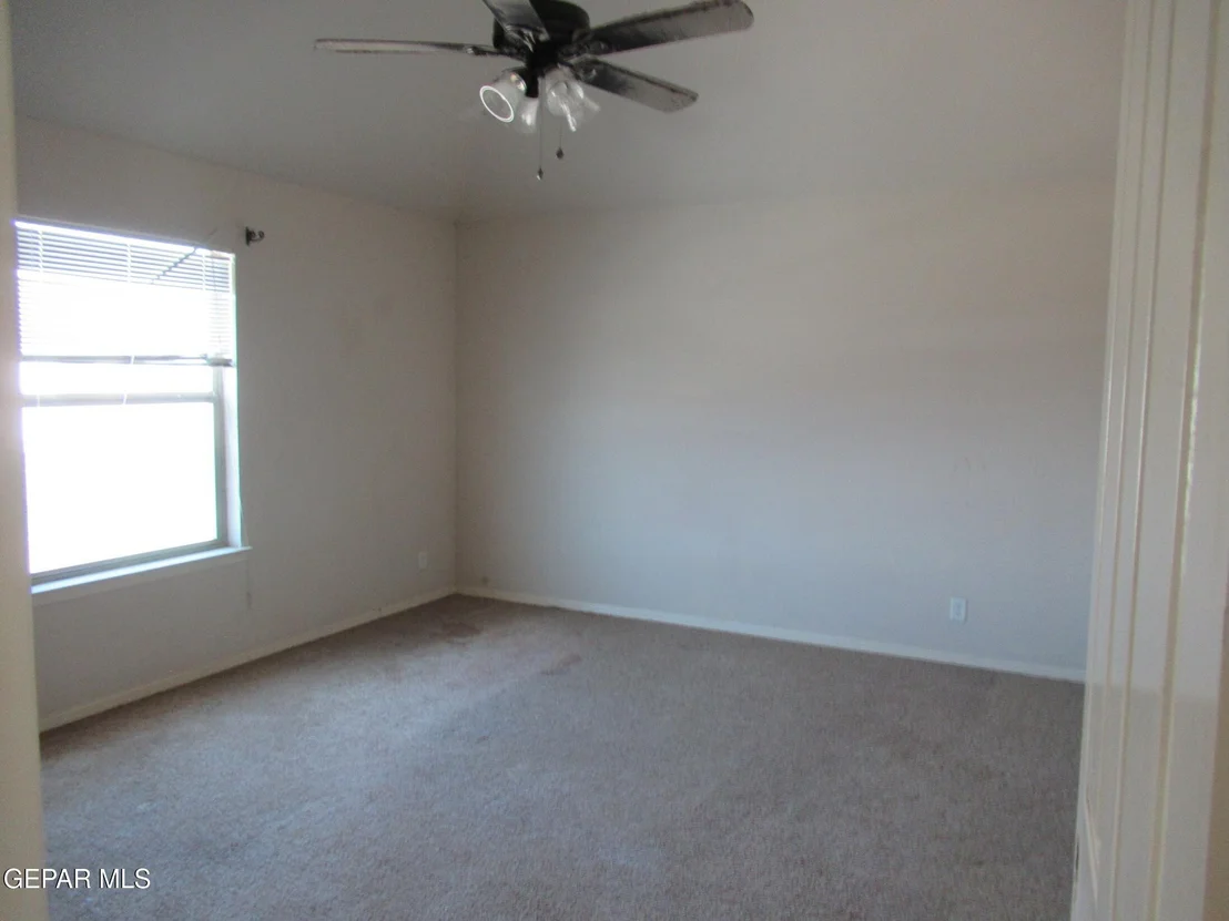 Photo of 1321 SUN KING Street