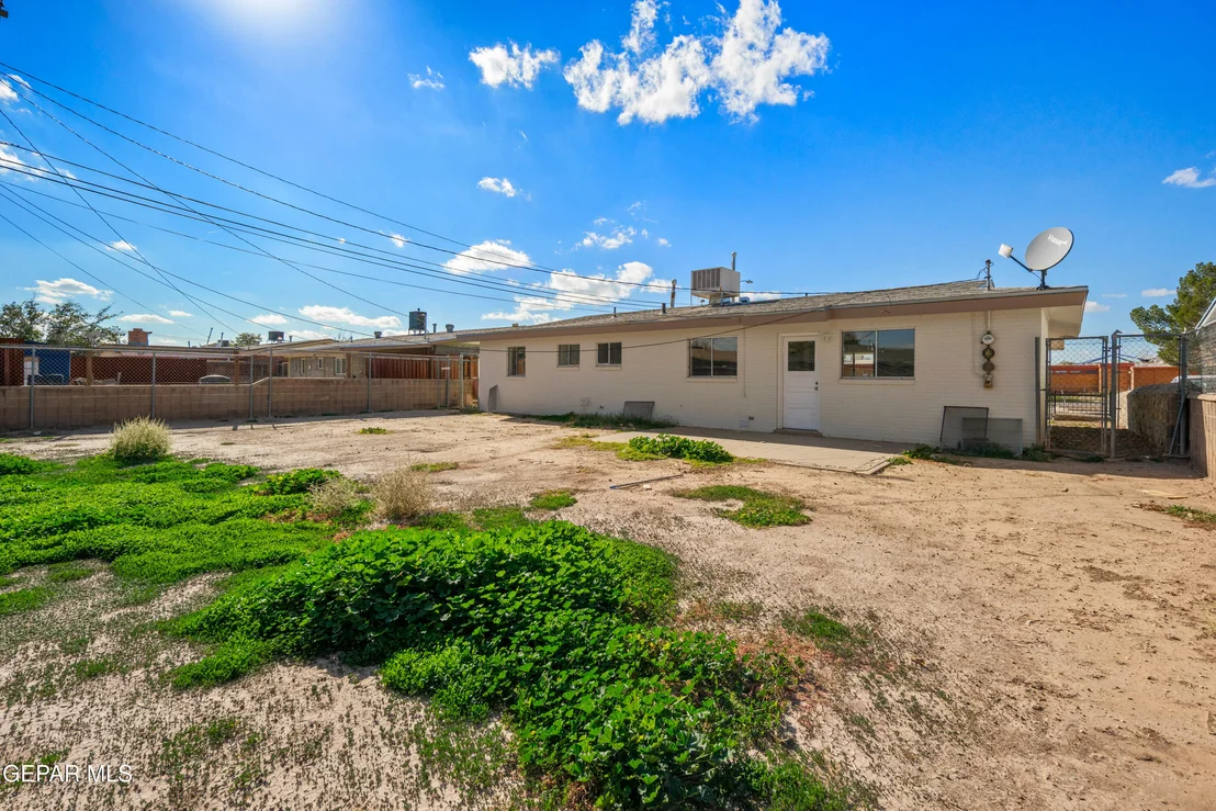 Photo of 412 INDIAN Place
