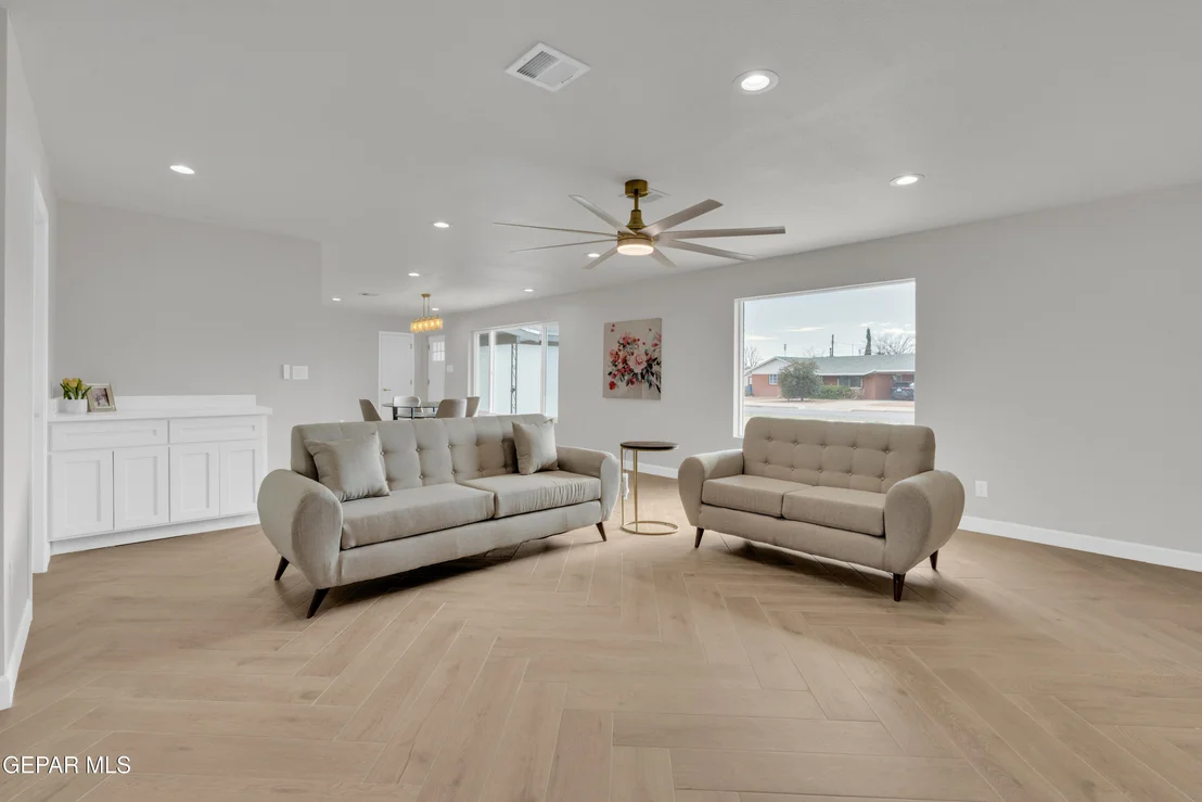 Photo of 9524 RALEIGH Drive