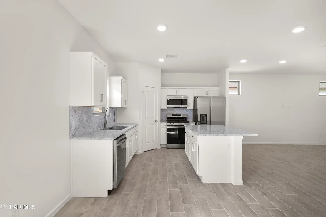 Photo of 13808 Summer Wave Avenue
