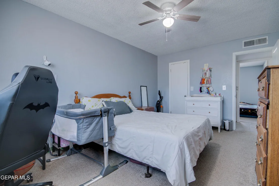Photo of 5629 LONGVIEW Circle