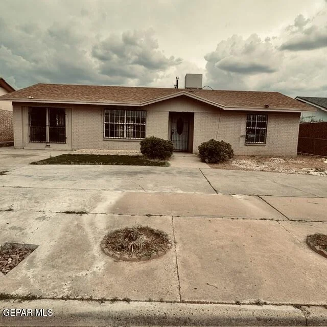 Photo of 10824 GEMSTONE Street
