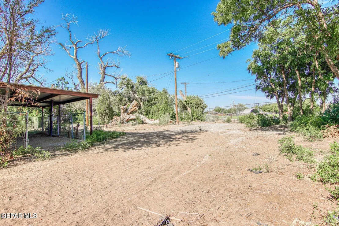 Photo of 915 Sparks Circle