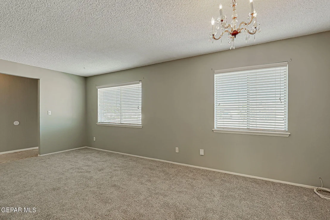 Photo of 7213 CLEMENTE Avenue