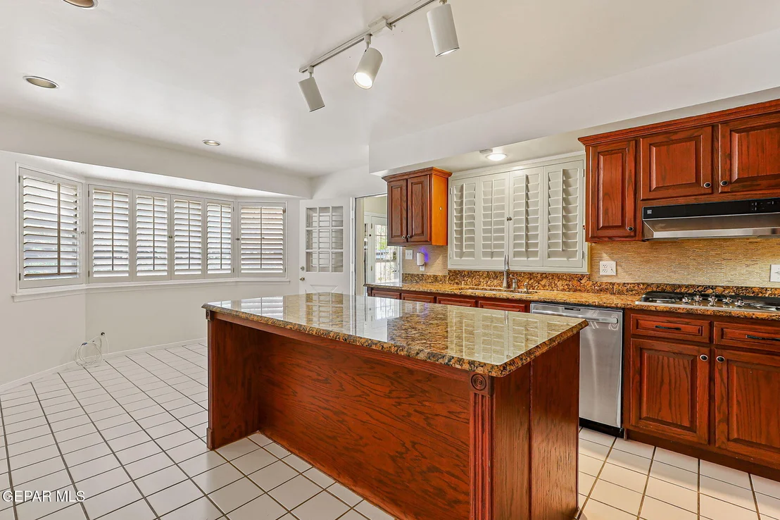 Photo of 745 Rinconada Lane