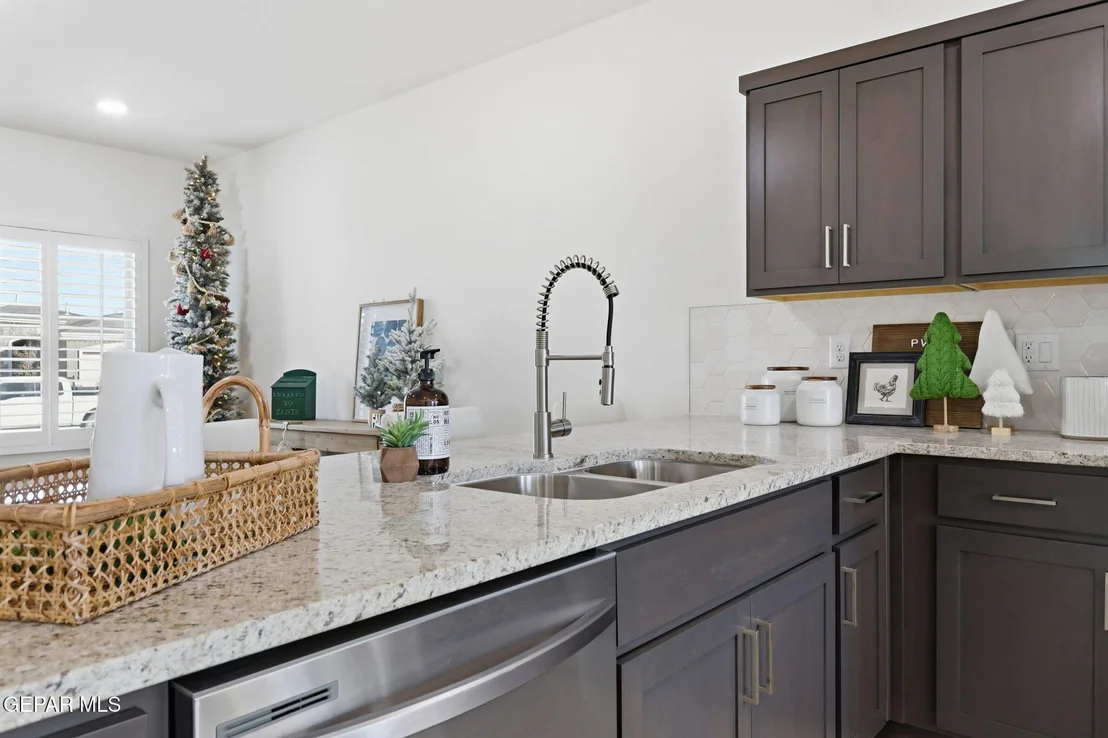 Photo of 13825 Summer Wave Avenue