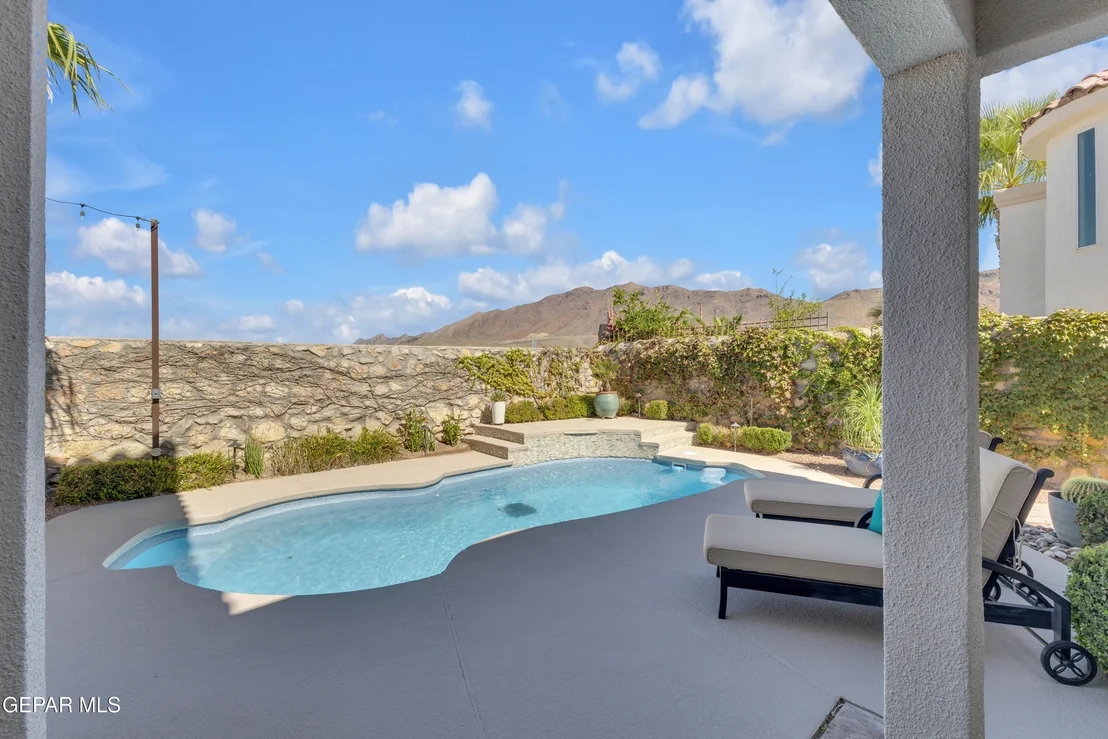 Photo of 1237 CALLE LAGO