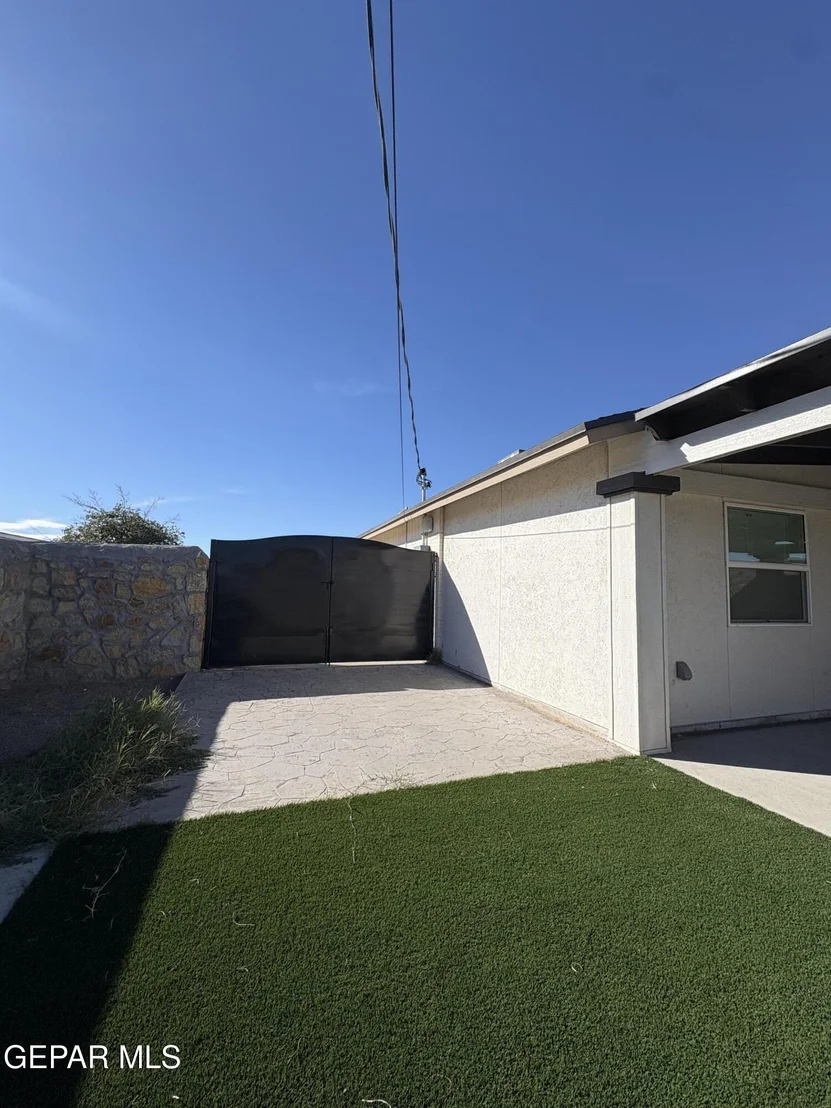 Photo of 628 N. Yarbrough Drive