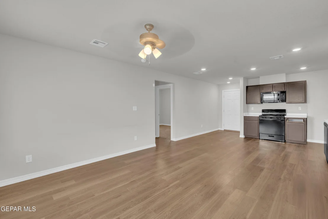 Photo of 1069 WHITEBRUSH Road