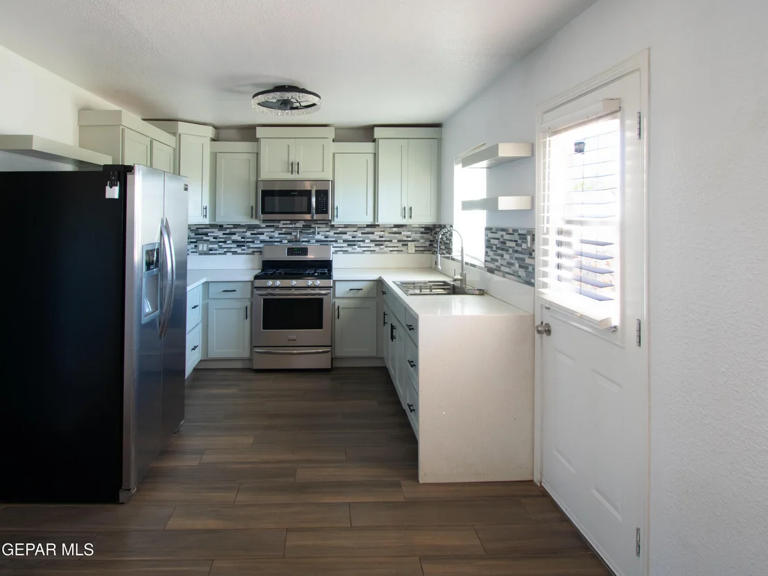 Photo of 416 ENCINO Drive