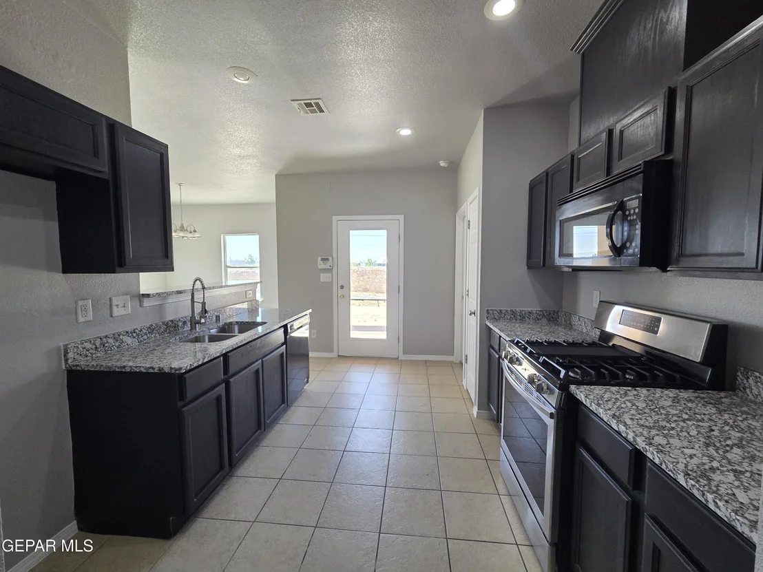 Photo of 10400 SILVERCLOUD Drive